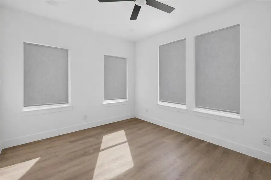 Spacious, unfurnished interior of a new home in , Dallas (Image 9).