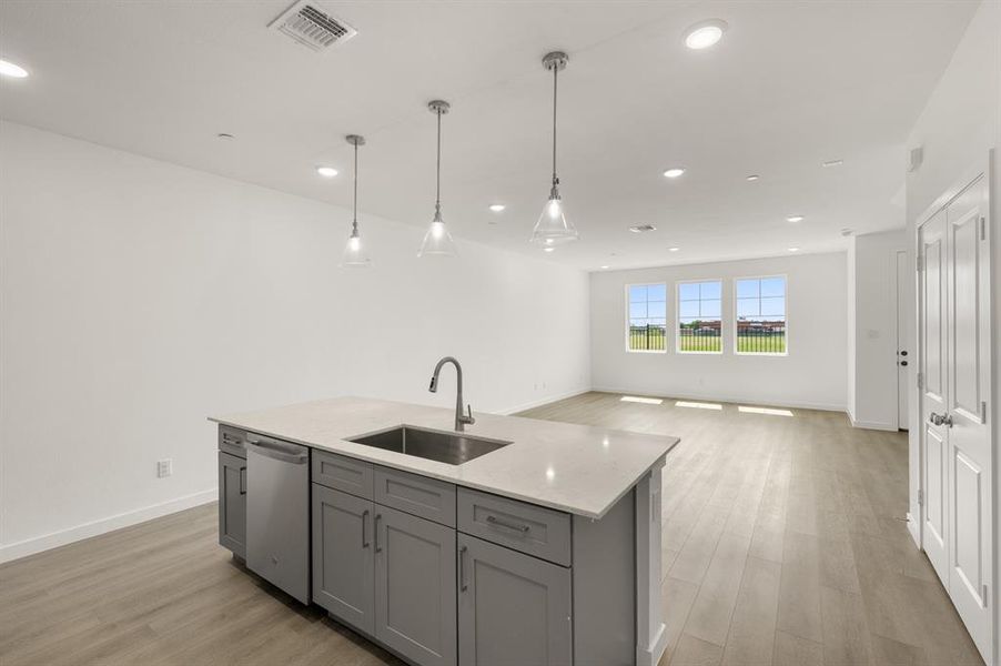 5708 Lakeview- Primary Suite-5