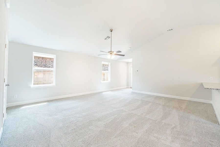 Spacious, unfurnished interior of a new home in Stonebrooke, Conroe (Image 14).