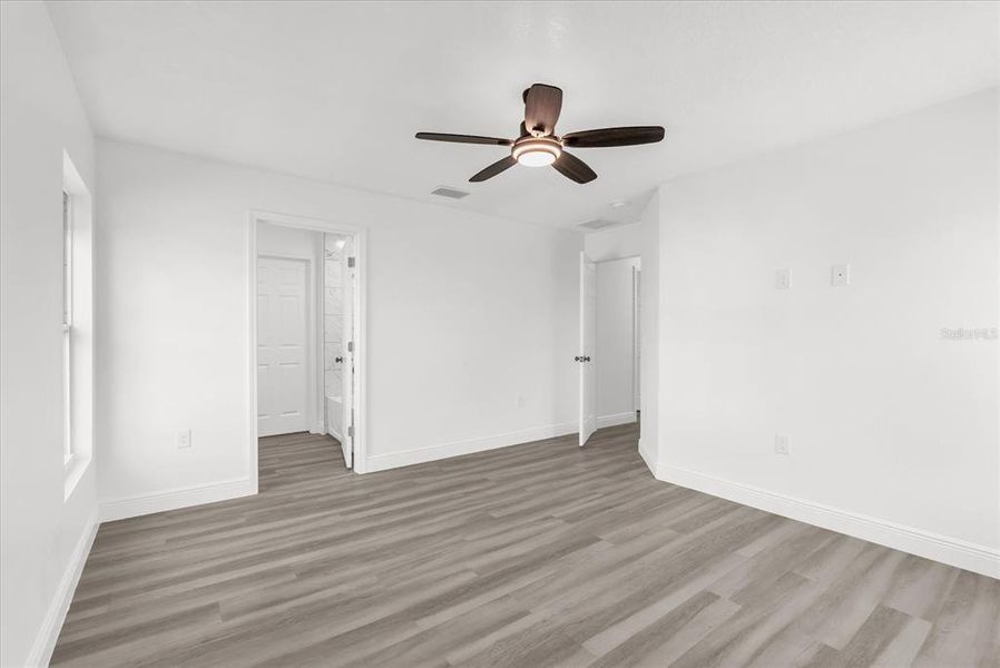 Spacious, unfurnished interior of a new home in , Sanford (Image 11).