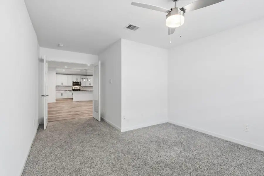 Spacious, unfurnished interior of a new home in , Fulshear (Image 30).