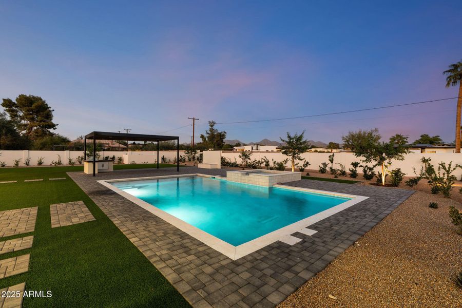 68-web-or-mls-10809-n-82nd-pl 68-web-or-mls-10809-n-82nd-pl