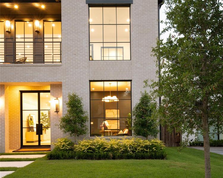 View of front facade with a front lawn