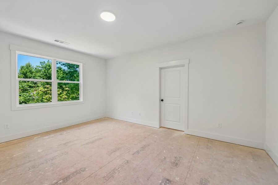 Spacious, unfurnished interior of a new home in White Post on Lake Lanier, Gainesville (Image 44). Spacious, unfurnished interior of a new home in White Post on Lake Lanier, Gainesville (Image 44).