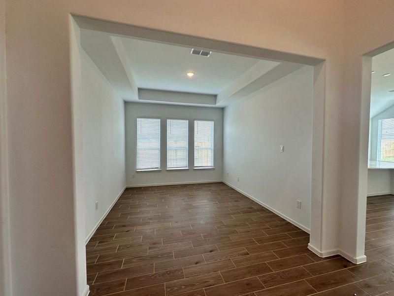 Spacious, unfurnished interior of a new home in Creekhaven, Iowa Colony (Image 13).