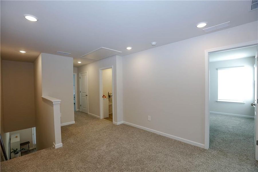 Spacious, unfurnished interior of a new home in , Lawrenceville (Image 22).