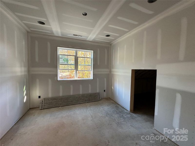 Study/office in upper level