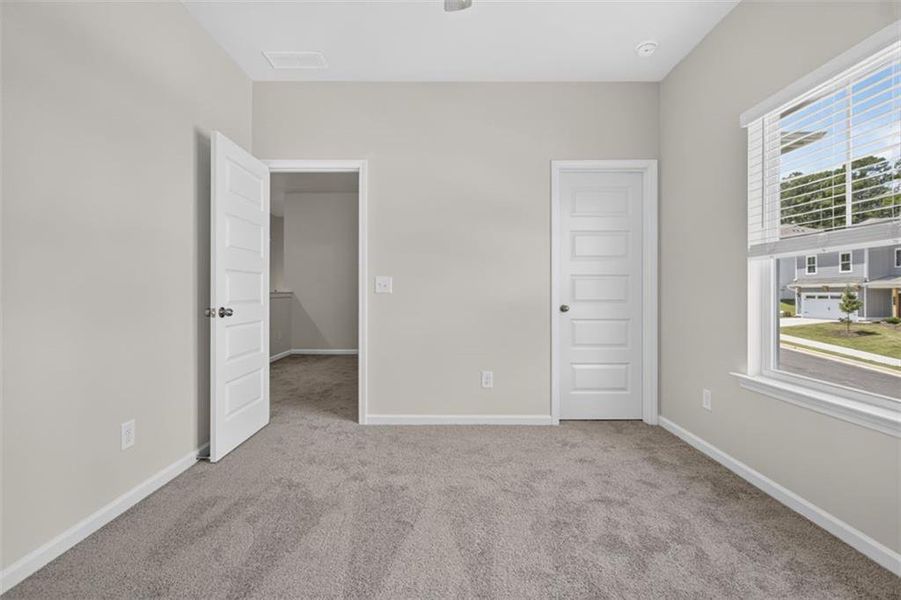 Spacious, unfurnished interior of a new home in Summerfield Place, Carrollton (Image 32).