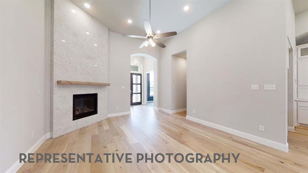 Spacious, unfurnished interior of a new home in Quail Hollow, Rockwall (Image 18). Spacious, unfurnished interior of a new home in Quail Hollow, Rockwall (Image 18).