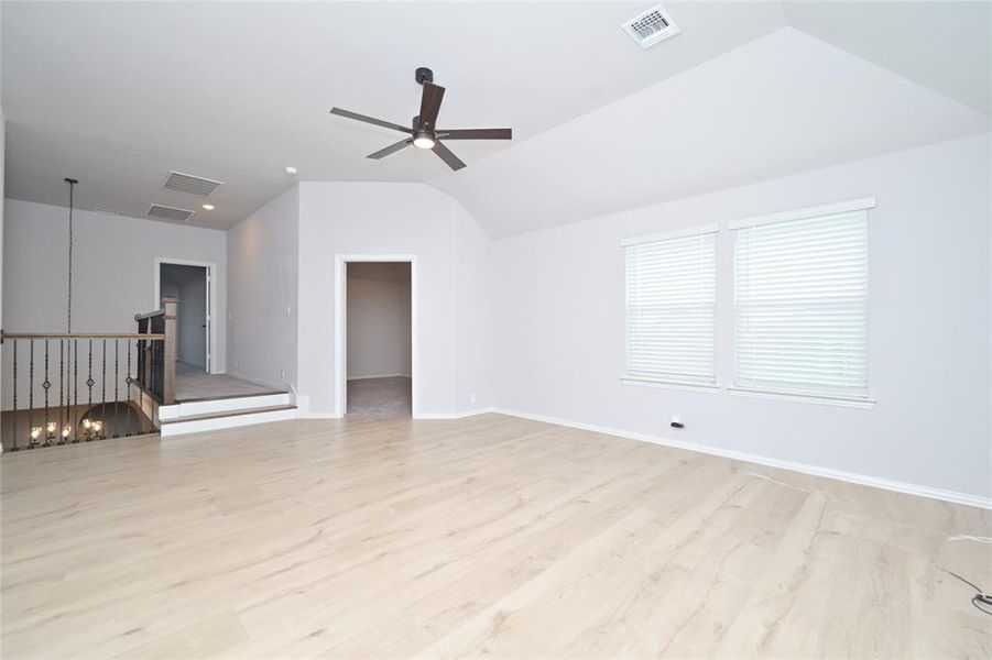 Spacious, unfurnished interior of a new home in Coyote Crossing, Godley (Image 33).