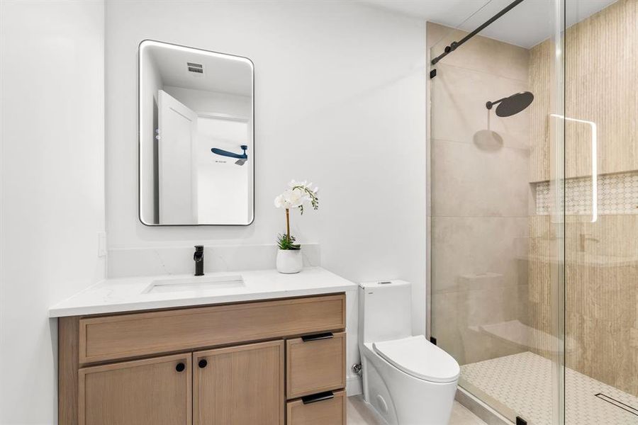 Upstairs En Suite Bathroom 4