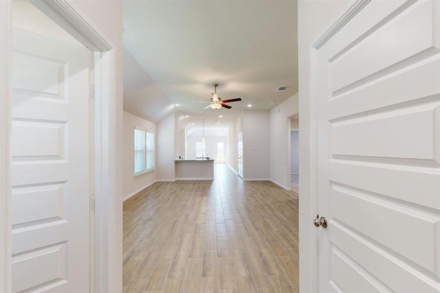 Spacious, unfurnished interior of a new home in Meadow Park, Denton (Image 19).