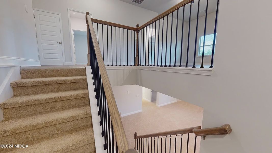 Image 19 of a home in Oakview Estates.