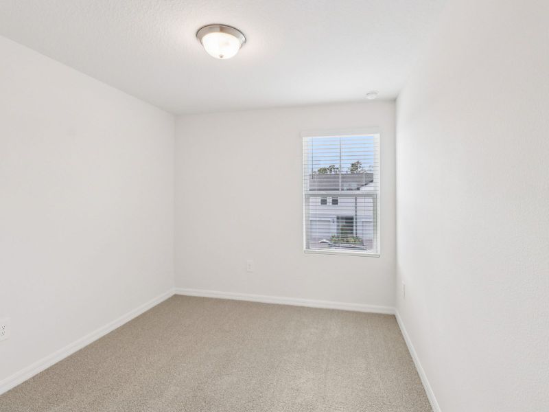 Spacious, unfurnished interior of a new home in Cagan Crossings West, Clermont (Image 13).