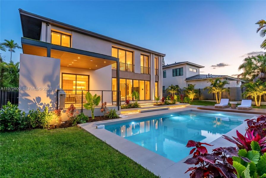 Exterior details and patio area of a home in , Miami (Image 44).