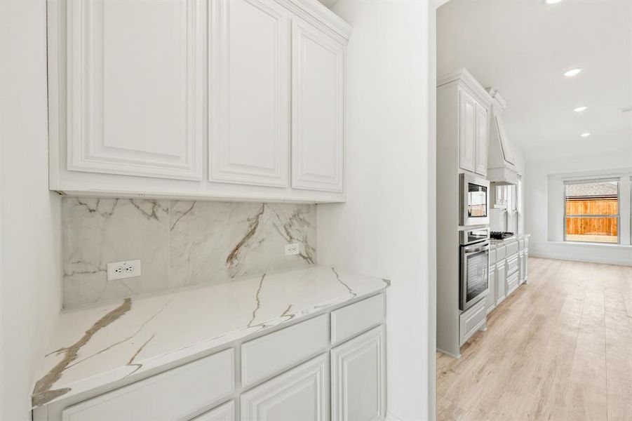 Furnished interior view inside a new home in Terracina, Rockwall (Image 6). Furnished interior view inside a new home in Terracina, Rockwall (Image 6).