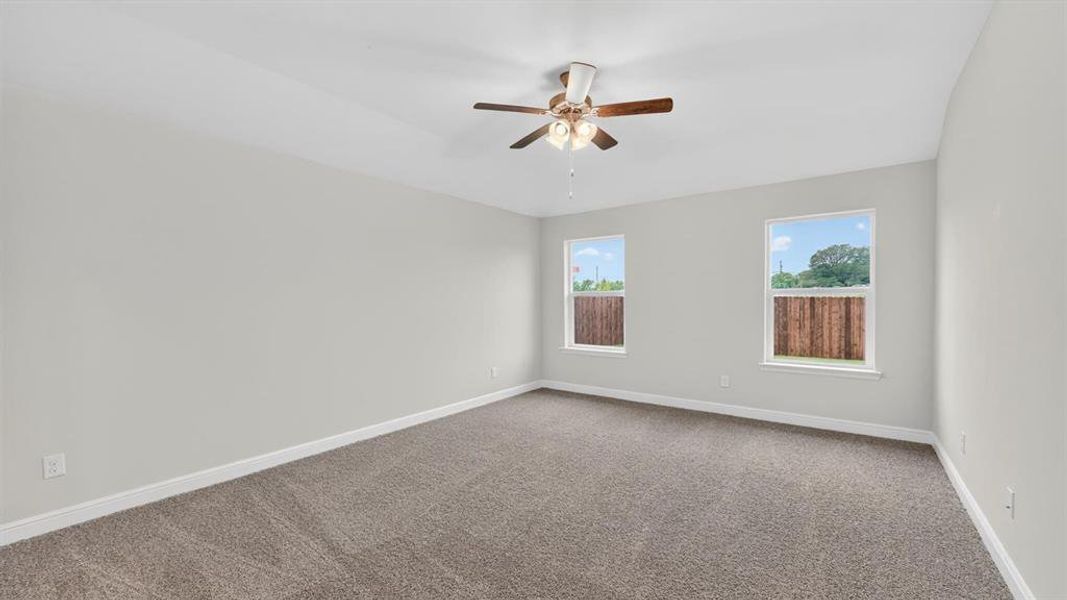 Spacious, unfurnished interior of a new home in Sandstone Estates, Granbury (Image 18).