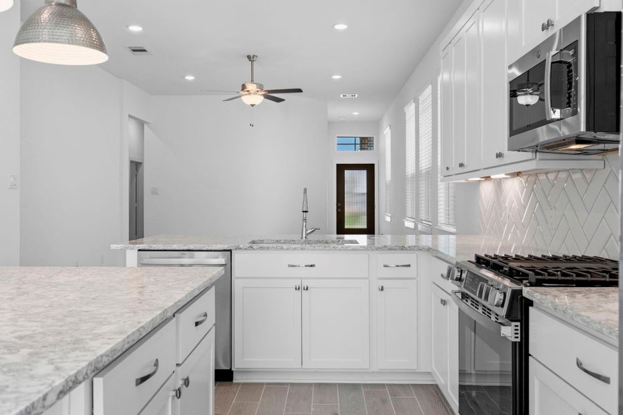 Furnished interior view inside a new home in Emory Glen, Magnolia (Image 5).