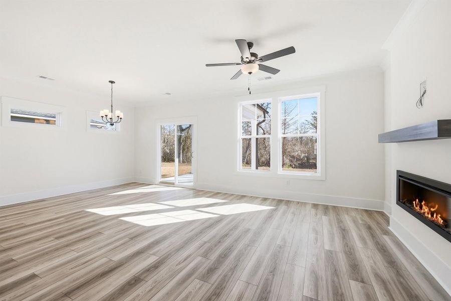 Spacious, unfurnished interior of a new home in Oak Hollow, Longs (Image 12).