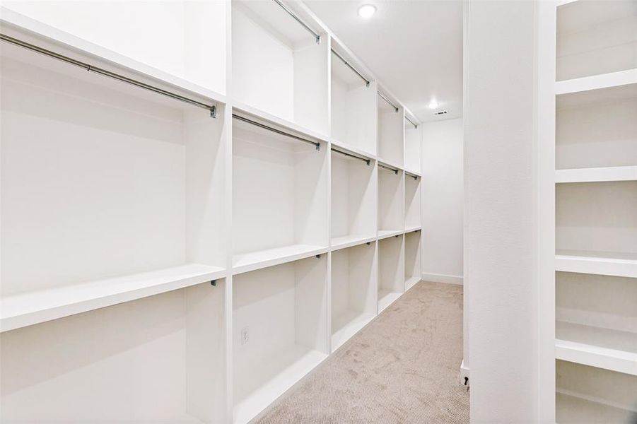 Spacious, unfurnished interior of a new home in , Weatherford (Image 25).