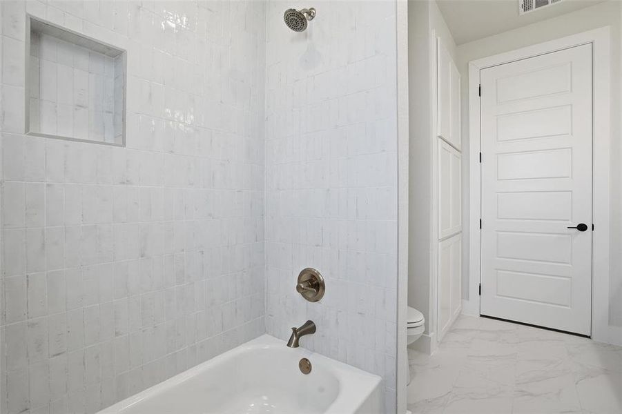 Image 36 of a home in Aledo Heights - Aledo ISD.