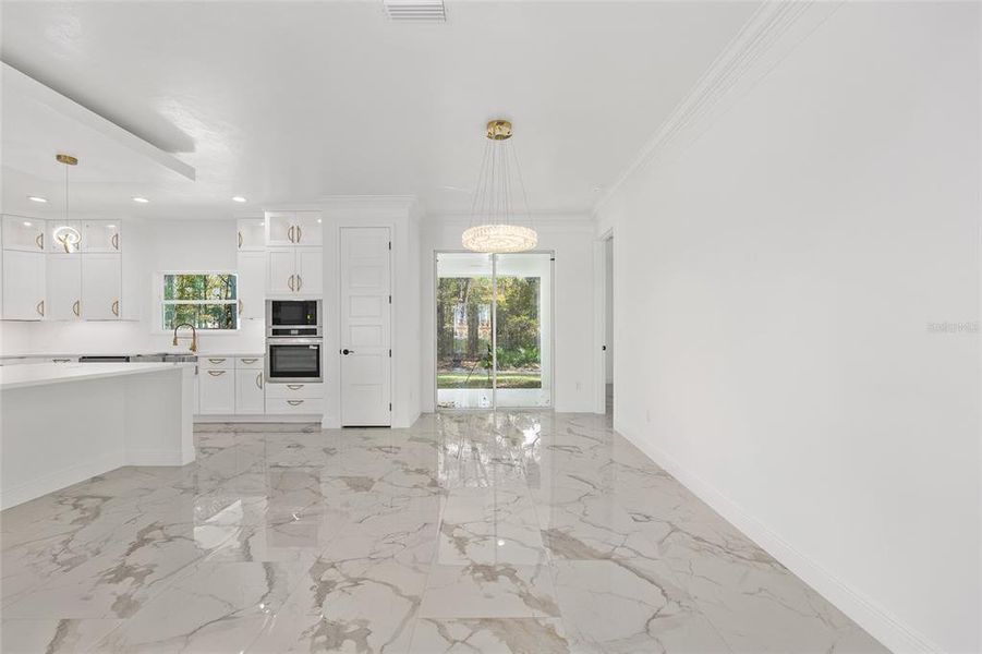 Spacious, unfurnished interior of a new home in , Ocala (Image 14).