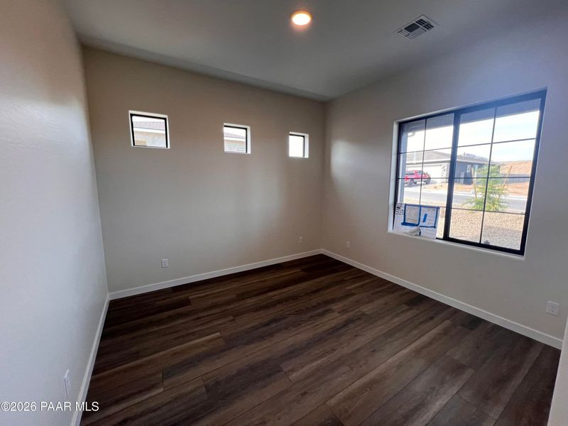 Spacious, unfurnished interior of a new home in Hidden Hills, Prescott (Image 24).