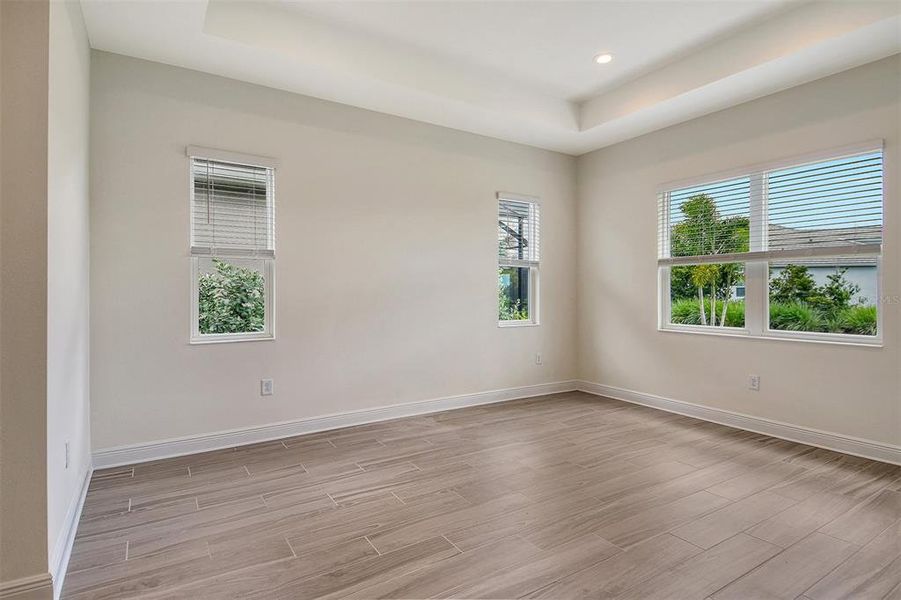 Spacious, unfurnished interior of a new home in , Venice (Image 36).