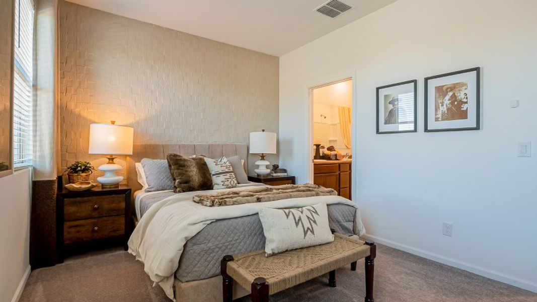 Carson Owner's Suite Bed