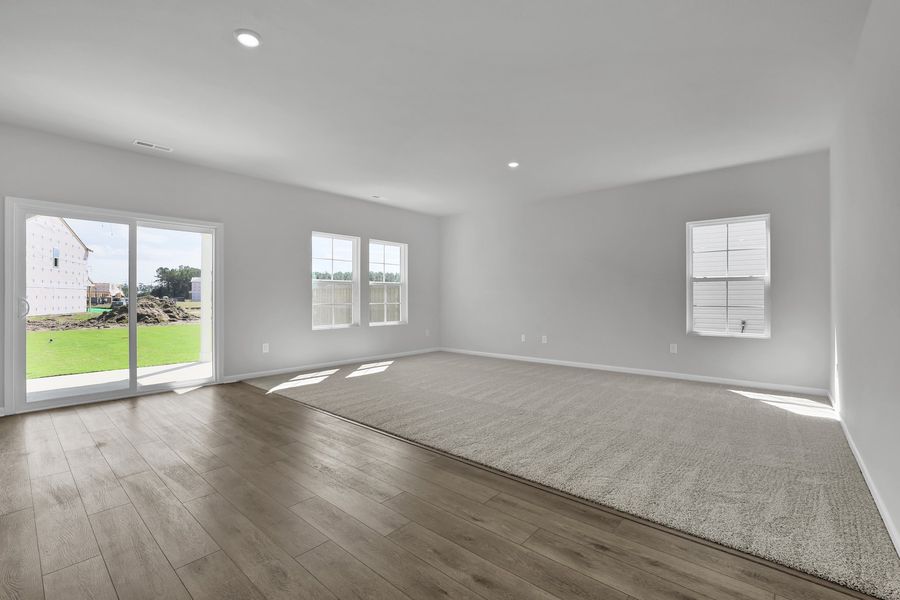Spacious, unfurnished interior of a new home in River Tide Farms, Bolivia (Image 13). Spacious, unfurnished interior of a new home in River Tide Farms, Bolivia (Image 13).