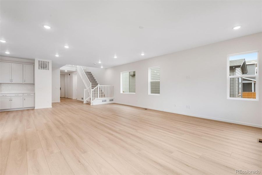 Spacious, unfurnished interior of a new home in Reunion, Commerce City (Image 42).