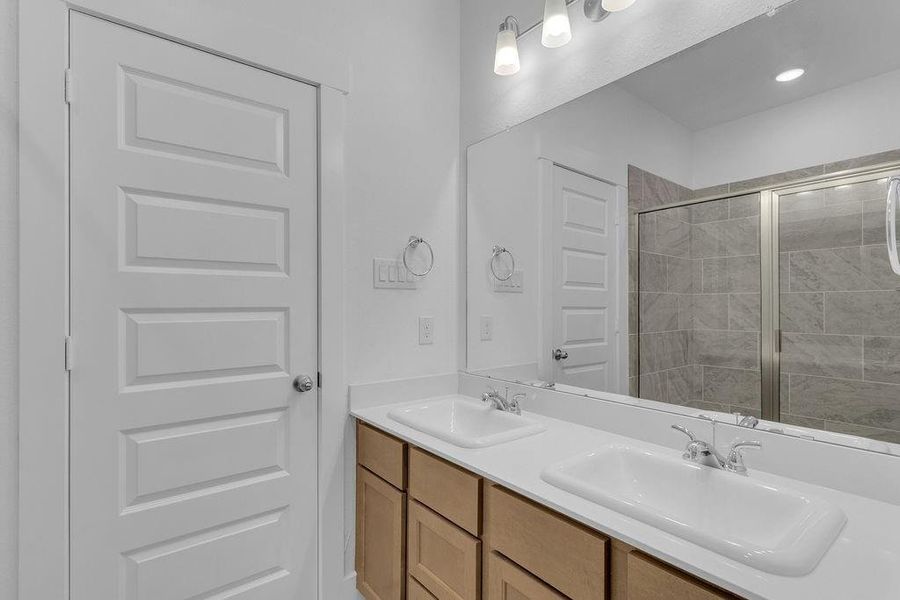 En-Suite Bath w/ Double Vanity and Two Sinks