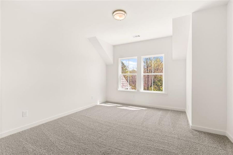 Spacious, unfurnished interior of a new home in , Gainesville (Image 68).