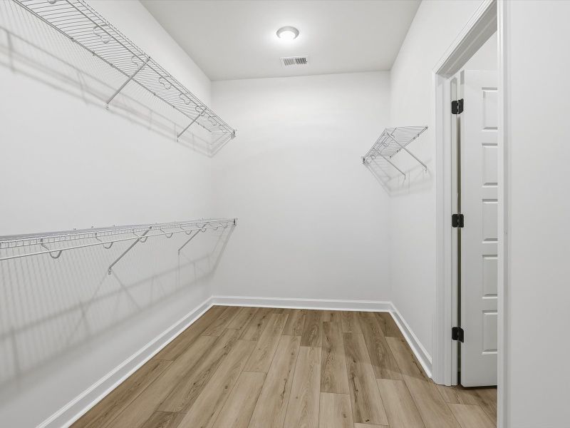 Spacious, unfurnished interior of a new home in Crown Pointe, Georgetown (Image 12).