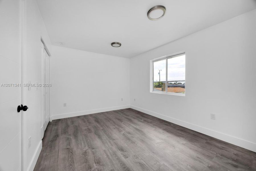 Spacious, unfurnished interior of a new home in , Miami (Image 15).