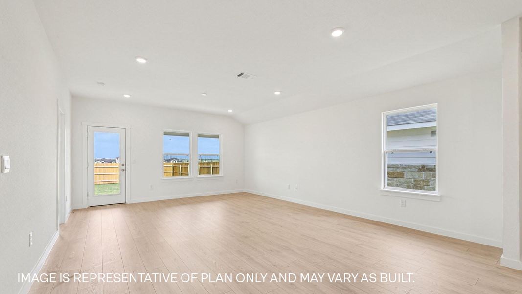 Spacious, unfurnished interior of a new home in Monarch Ranch, Manor (Image 13).