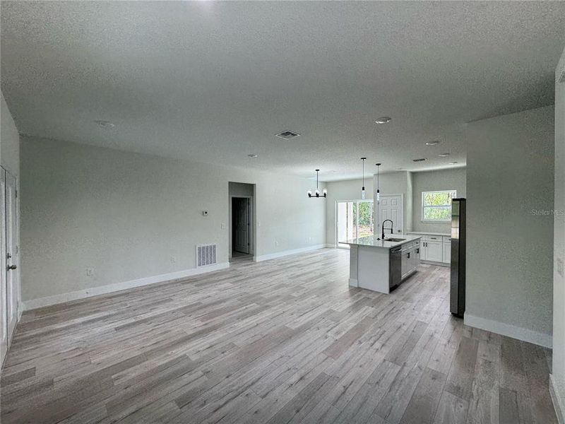 MODEL HOME MODEL HOME