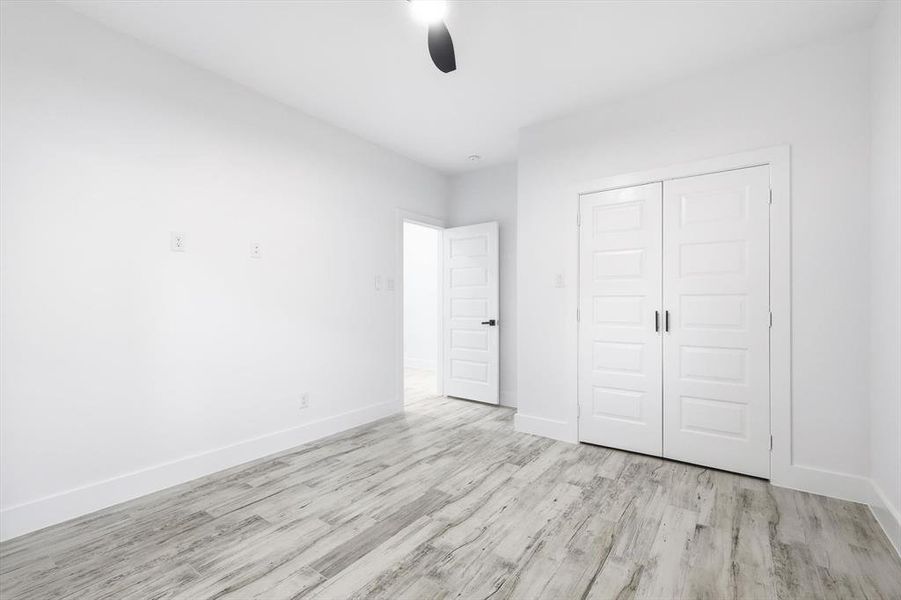 Spacious, unfurnished interior of a new home in , Gun Barrel City (Image 21).