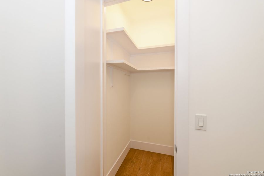 Image 19 of a home in .