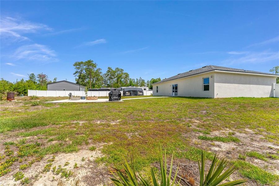 Exterior details and patio area of a home in , Ocala (Image 30).