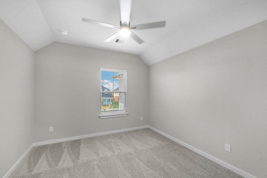Spacious, unfurnished interior of a new home in Briarwood Crossing, Rosenberg (Image 32).