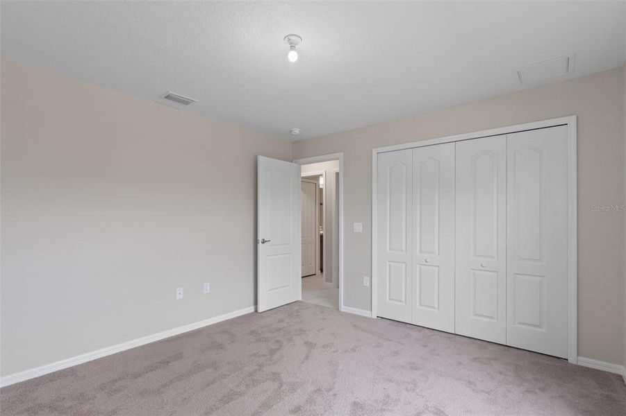 Spacious, unfurnished interior of a new home in , Weeki Wachee (Image 20).
