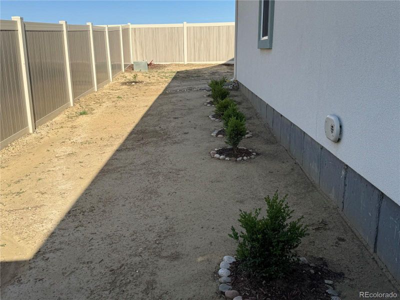 Exterior details and patio area of a home in , Florence (Image 4).