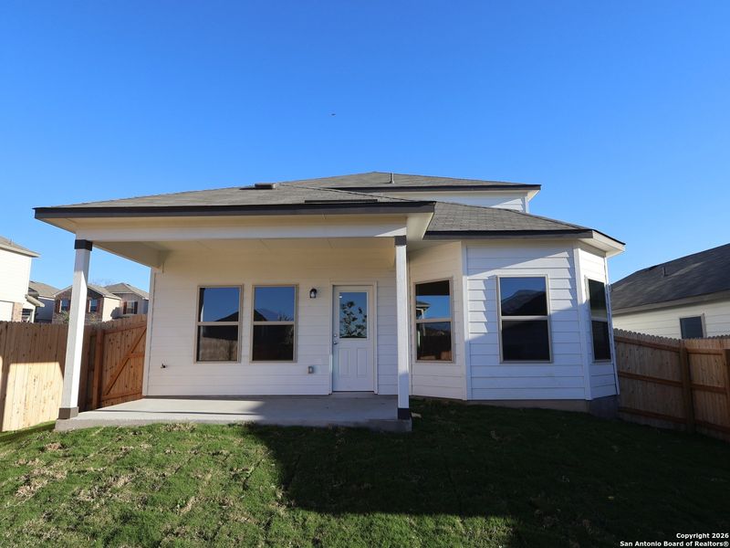 Exterior details and patio area of a home in Paloma Park, Converse (Image 3).