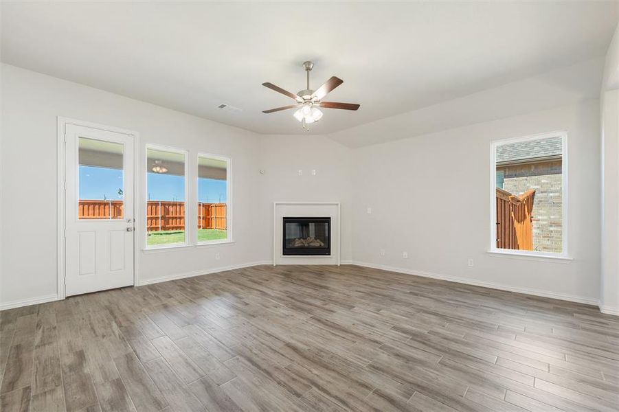 Spacious, unfurnished interior of a new home in Morningstar, Aledo (Image 15).