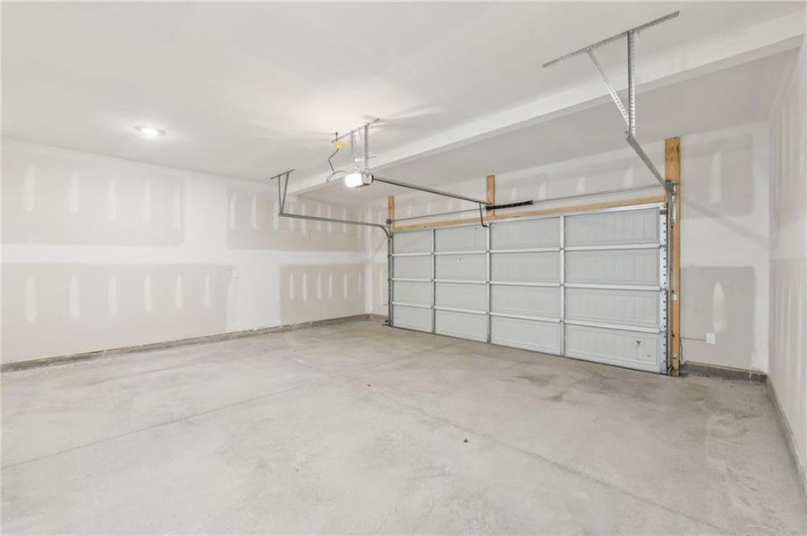 Spacious, unfurnished interior of a new home in Preserve at Mountain Creek, Pendergrass (Image 20). Spacious, unfurnished interior of a new home in Preserve at Mountain Creek, Pendergrass (Image 20).