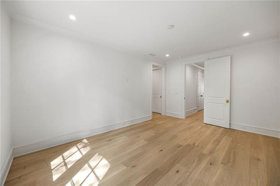 Spacious, unfurnished interior of a new home in , Atlanta (Image 23).