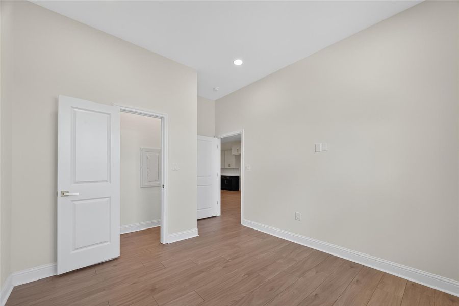 Spacious, unfurnished interior of a new home in , Hitchcock (Image 16).