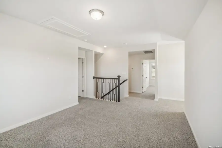 Spacious, unfurnished interior of a new home in , San Antonio (Image 17).
