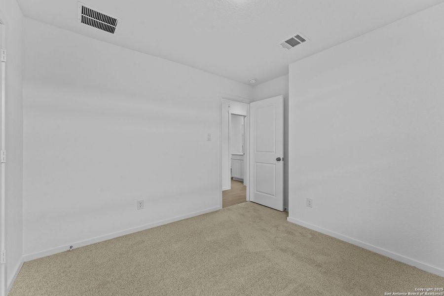 Spacious, unfurnished interior of a new home in , New Braunfels (Image 12).